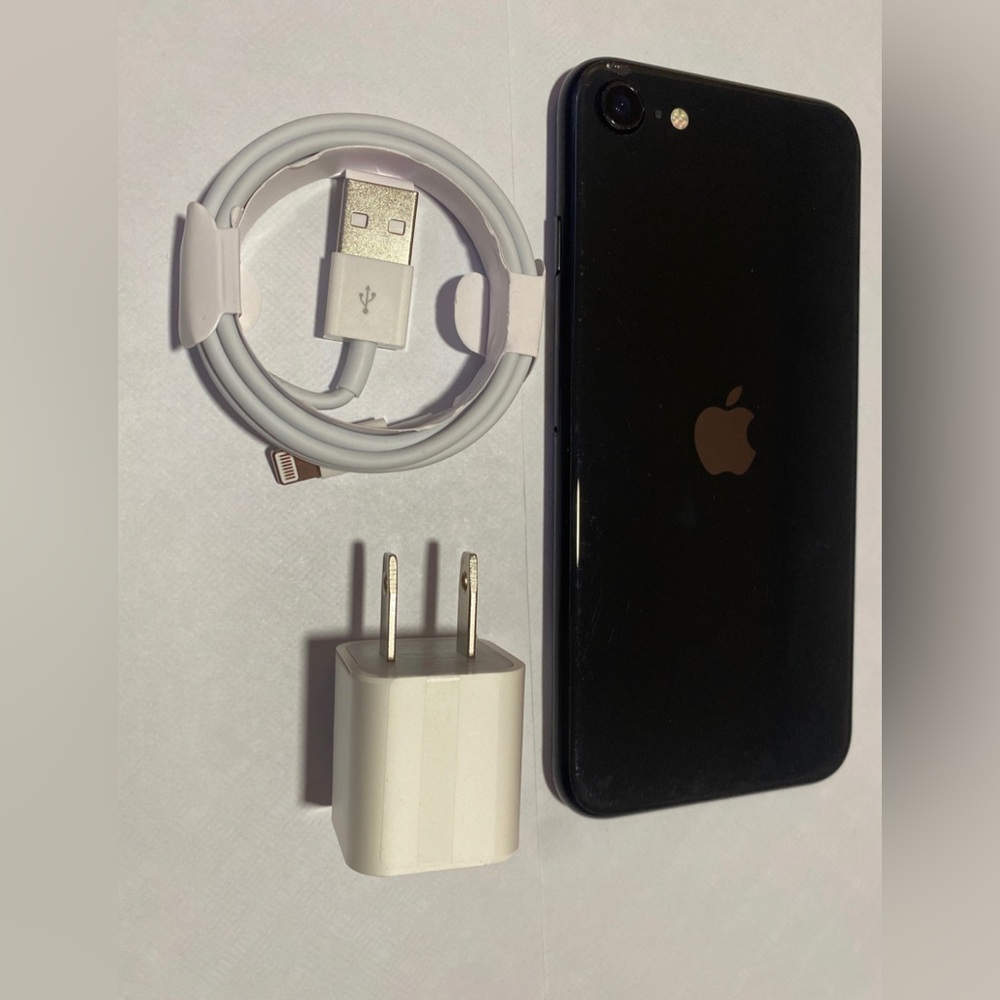 iPhone SE (128GB) Unlocked